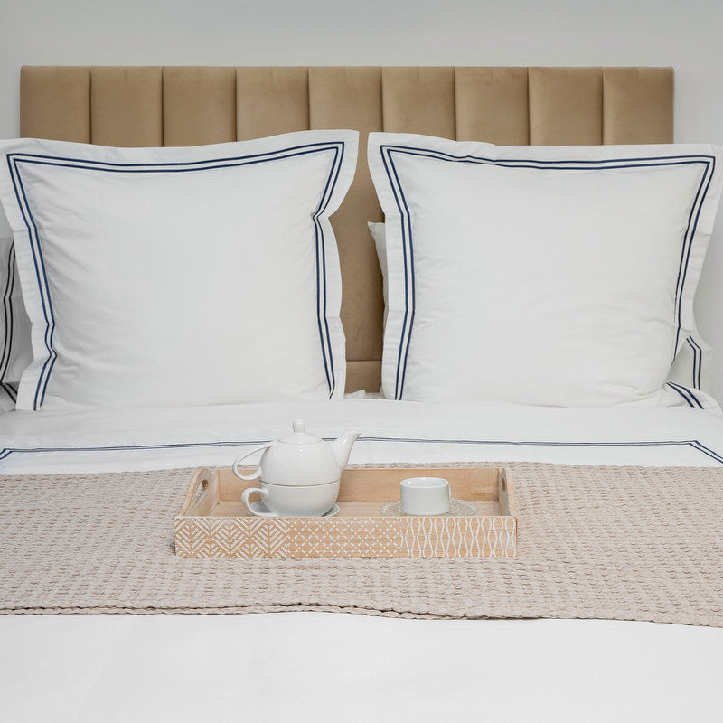 PIMA 750 Garn Baumwollsatin mit 2 Reihen Navy Kordel - Flaches Laken