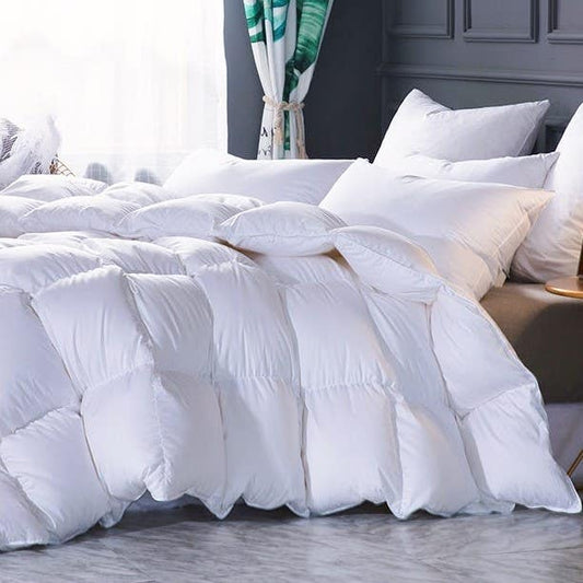 Couette en duvet d'oie blanche naturelle