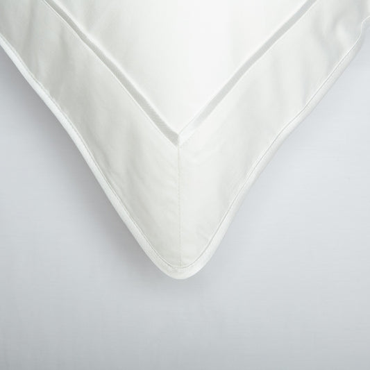 Monaco Egyptian 550 Thread Cotton Sateen - Guarnição branca - Almofada emoldurada
